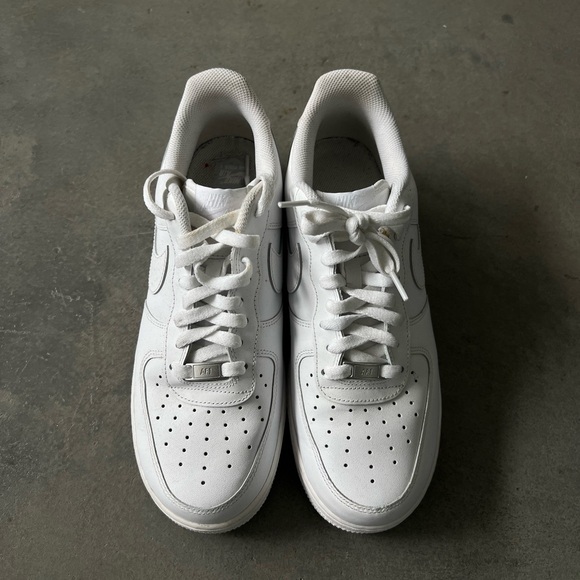 Nike Air Force 1 - Picture 1 of 4